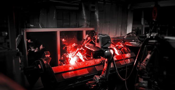 Neue Produktionstechnologie: die vollautomatisierte Reibschweißanlage 